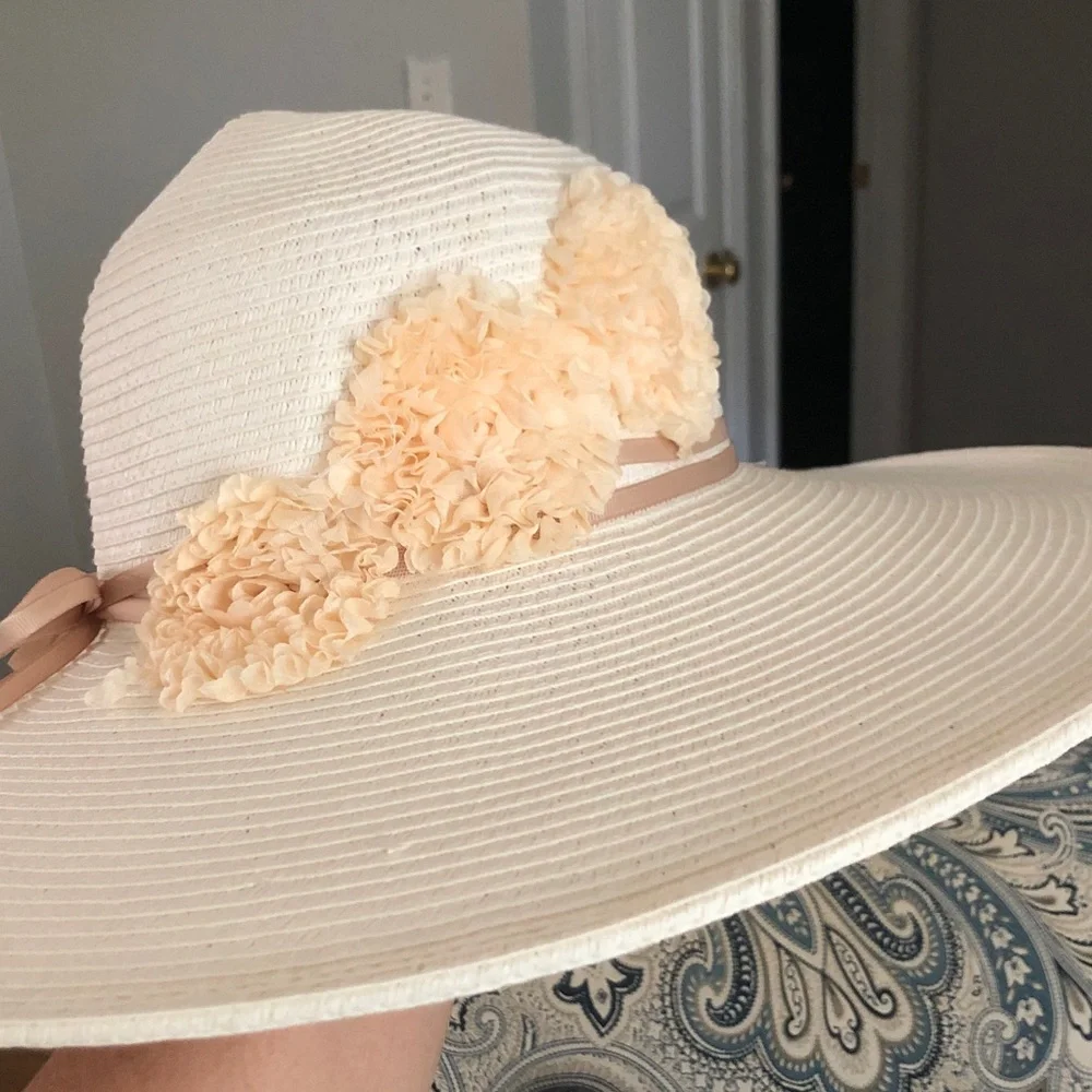 Women’s Wide Brim Sun Hat with Peach Flower Trim